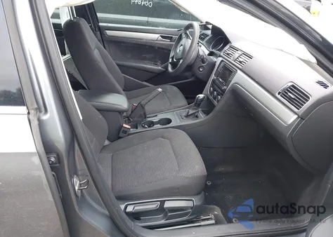 2017 Volkswagen Passat 1.8T S из США, поврежденный, VIN 1VWAT7A38HC004849